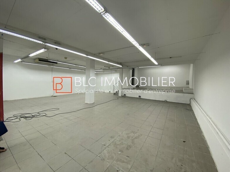 Retail in Marseille for sale - Interior Photo - Image 3 of 7