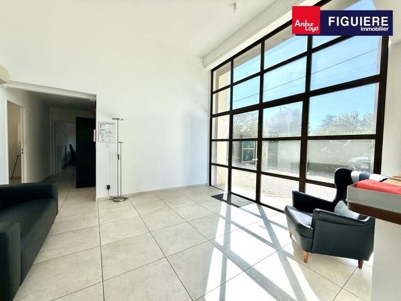 Office in Aix-en-Provence for sale - Interior Photo - Image 3 of 18