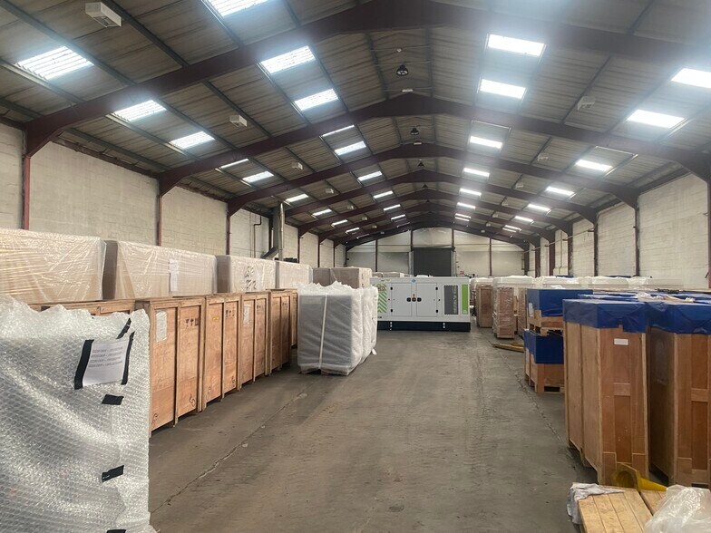 Hixon Airfield, Hixon to rent - Interior Photo - Image 2 of 4