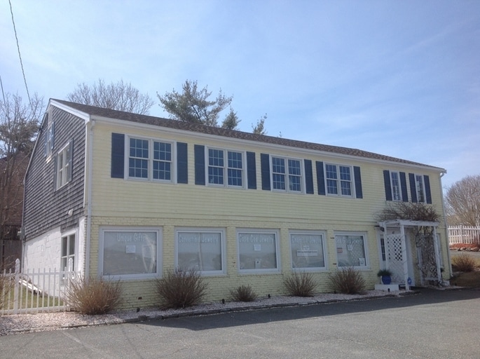 47 Main St, West Dennis 02670 UK