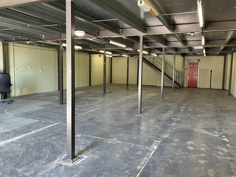 Saville Rd, Peterborough to rent - Interior Photo - Image 2 of 3