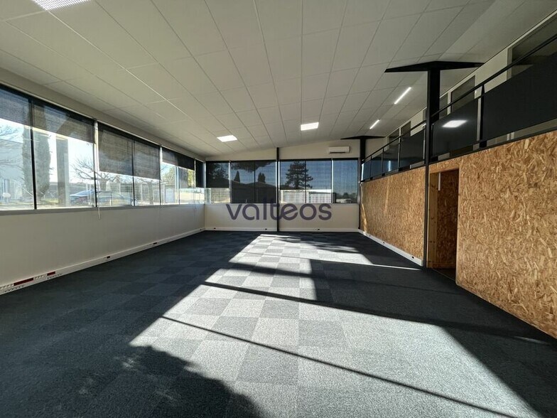 Office in Mondouzil for sale - Interior Photo - Image 2 of 11