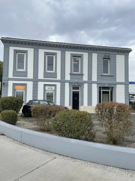 109 Quai Du Président Wilson, Bègles to rent - Building Photo - Image 2 of 4