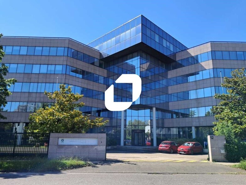 Light Industrial in Vélizy-Villacoublay to rent - Building Photo - Image 2 of 21