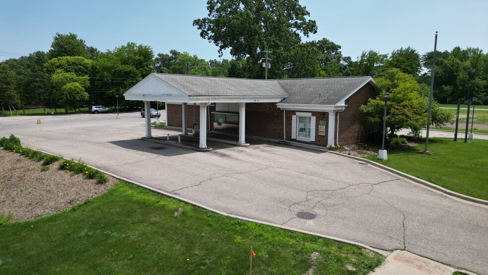 21333 Telegraph Rd, Brownstown Township, MI for sale - Building Photo - Image 2 of 13