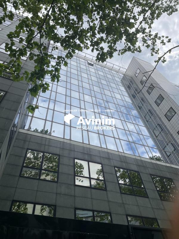 Office in Montreuil to rent Building Photo- Image 1 of 10
