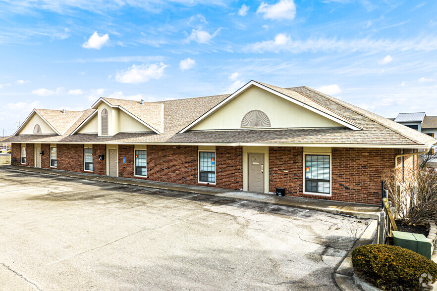 1040 SW Luttrell Rd, Blue Springs, MO for rent - Building Photo - Image 1 of 16