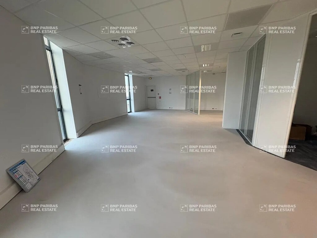 Location Bureaux 150 m² à 389 m² - Photo 1