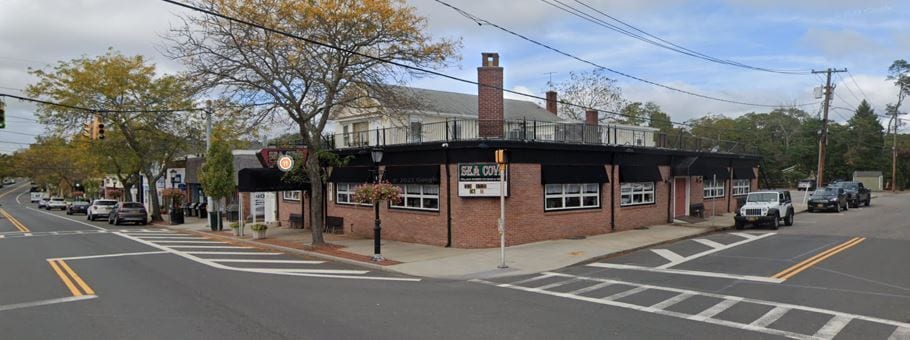 361 Main St, Center Moriches, NY for sale - Building Photo - Image 1 of 3