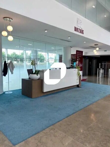 Office in Rueil-Malmaison to rent - Building Photo - Image 2 of 29