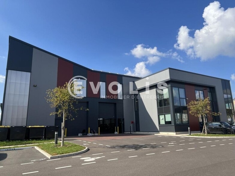 Light Industrial in Limeil-Brévannes to rent - Building Photo - Image 2 of 15