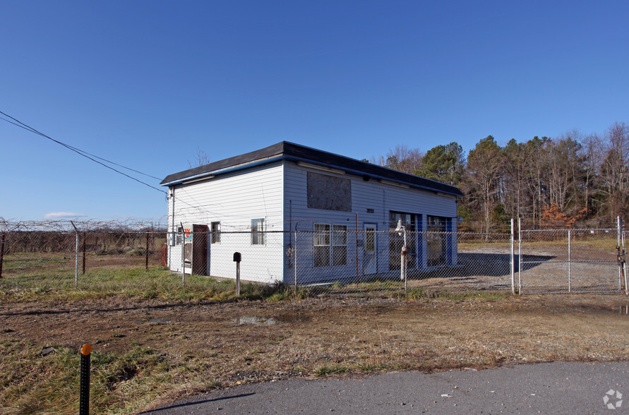 9335 Crain Hwy, Faulkner, MD for rent - Primary Photo - Image 1 of 2