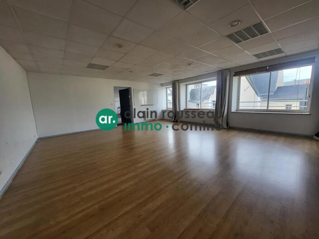 Location Bureaux 130 m² - Photo 1