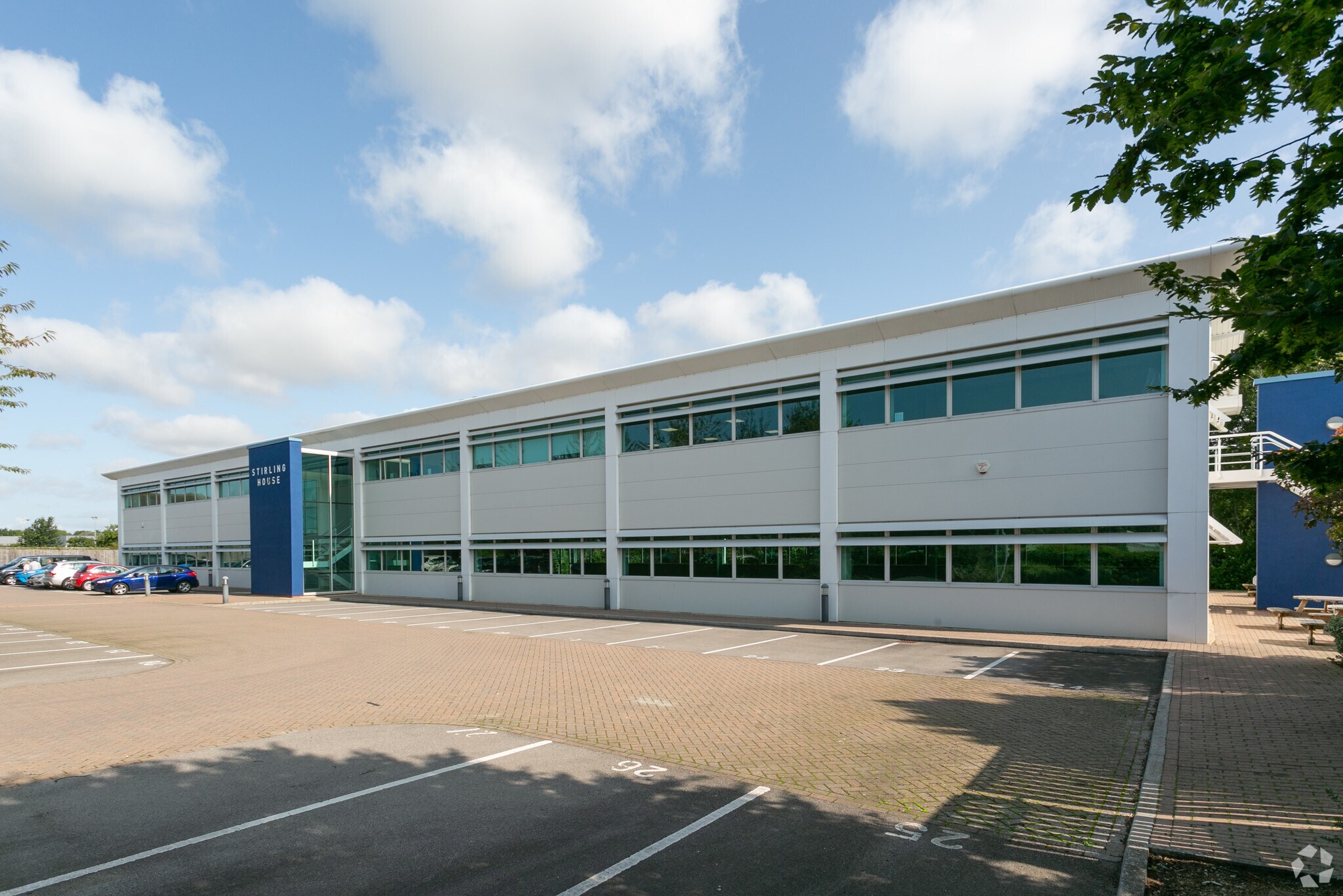 Viscount Way, Swindon to rent Primary Photo- Image 1 of 6