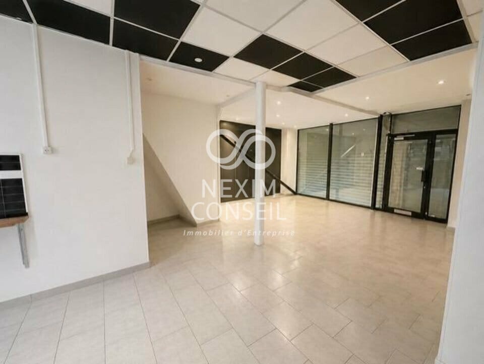 Office in Saint-Denis for sale Interior Photo- Image 1 of 10