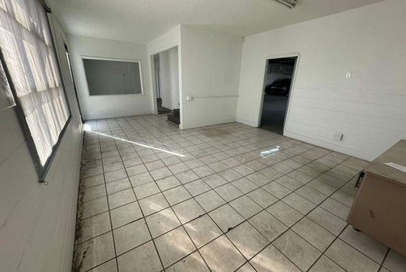 456 S I St, San Bernardino, CA for sale - Interior Photo - Image 2 of 4