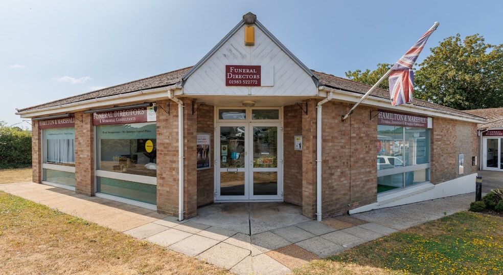 Medina Way, Newport for sale - Primary Photo - Image 1 of 3