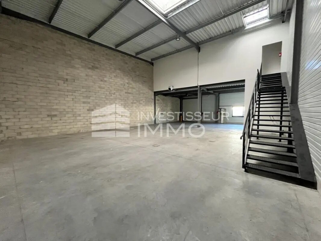 Light Industrial in Aulnay-sous-Bois to rent Interior Photo- Image 1 of 6