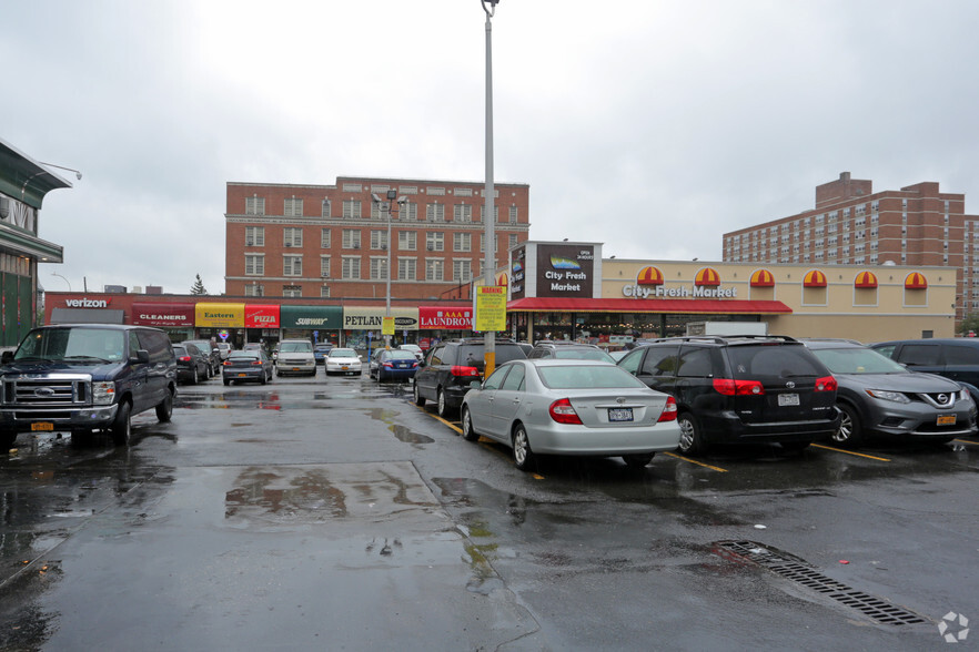 2101-2137 Broadway, Astoria, NY for rent - Building Photo - Image 3 of 3