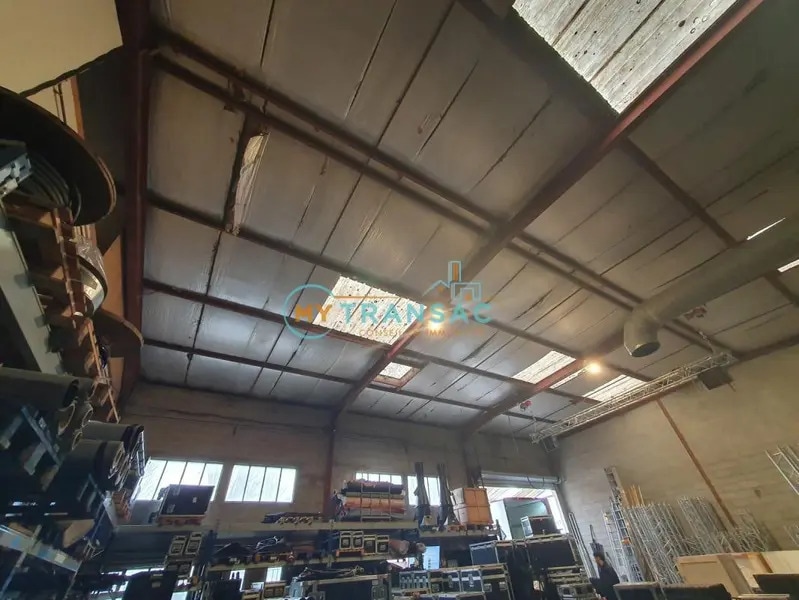 Light Industrial in Lagny-sur-Marne for sale Interior Photo- Image 1 of 8