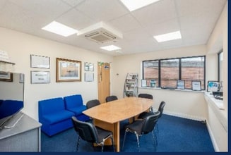 A1 Hanbury Rd, Stoke Prior to rent Interior Photo- Image 2 of 4