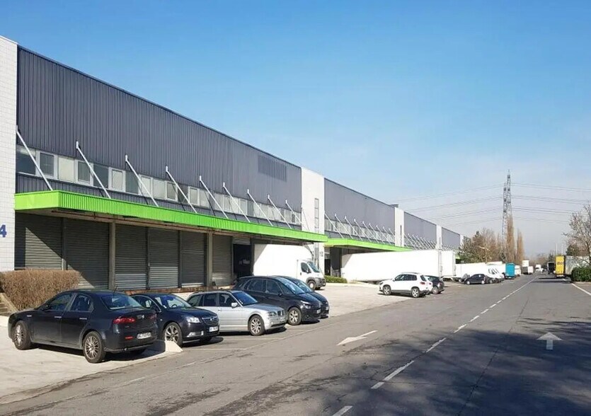 Industrial in SAINT-OUEN-L'AUMONE to rent - Building Photo - Image 2 of 6