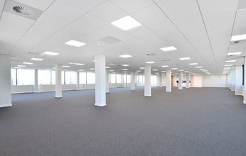 Manor House Dr, Coventry to rent Interior Photo- Image 1 of 10