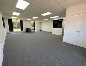 Willymath Close, Scarborough to rent Interior Photo- Image 2 of 2