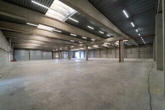 Light Industrial in Chassieu to rent Interior Photo- Image 2 of 10