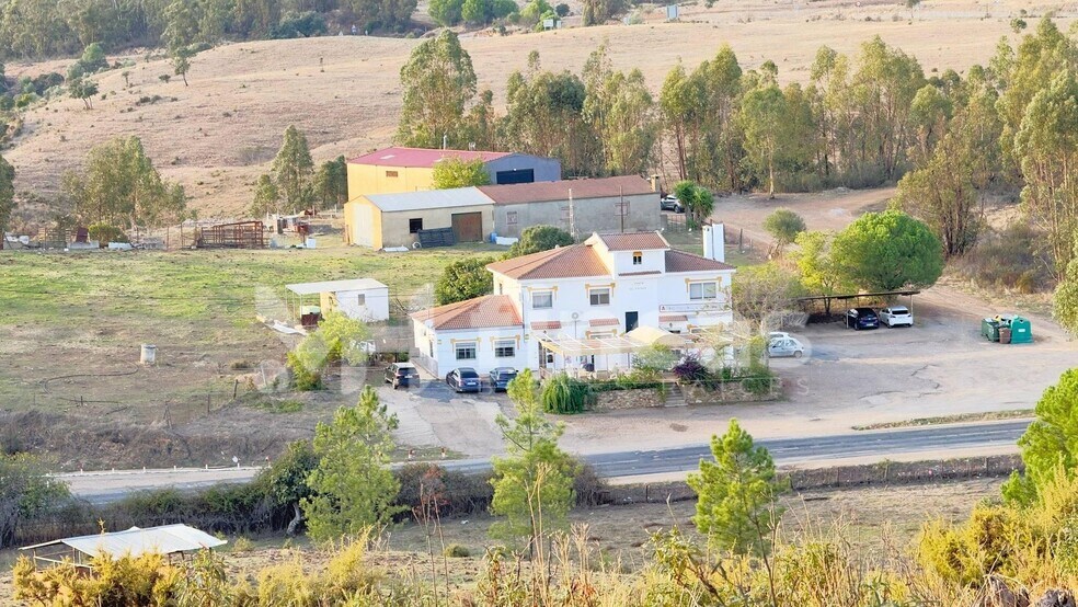 Restaurante con vivienda y suelo agrario portfolio of 2 properties for sale on LoopNet.co.uk - Building Photo - Image 3 of 17