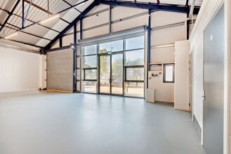 Wilson Rd, Liverpool to rent Interior Photo- Image 2 of 5