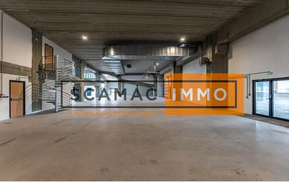 Office in Colombes to rent - Building Photo - Image 1 of 13