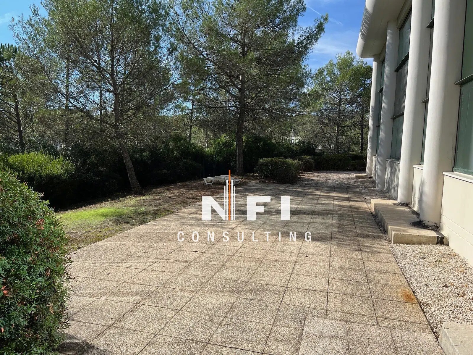 Office in Valbonne to rent Building Photo- Image 1 of 10