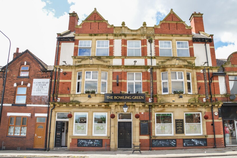 106 Wigan Ln, Wigan for sale Primary Photo- Image 1 of 1