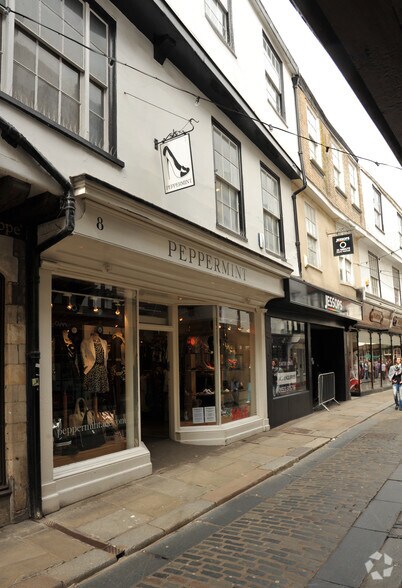 8-8A Mercery Ln, Canterbury for sale - Primary Photo - Image 1 of 1