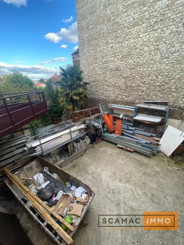 Light Industrial in Vitry-sur-Seine for sale Primary Photo- Image 1 of 4