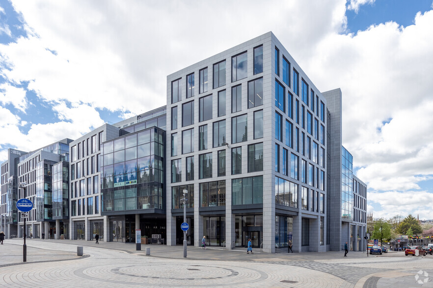 Marischal Sq, Aberdeen for rent - Primary Photo - Image 1 of 10