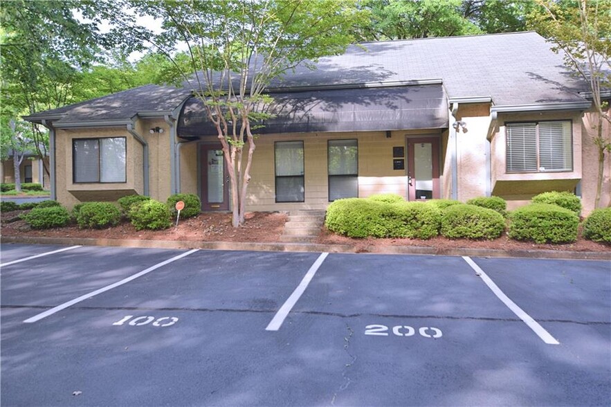 875 Old Roswell Rd, Roswell, GA for sale - Building Photo - Image 1 of 1