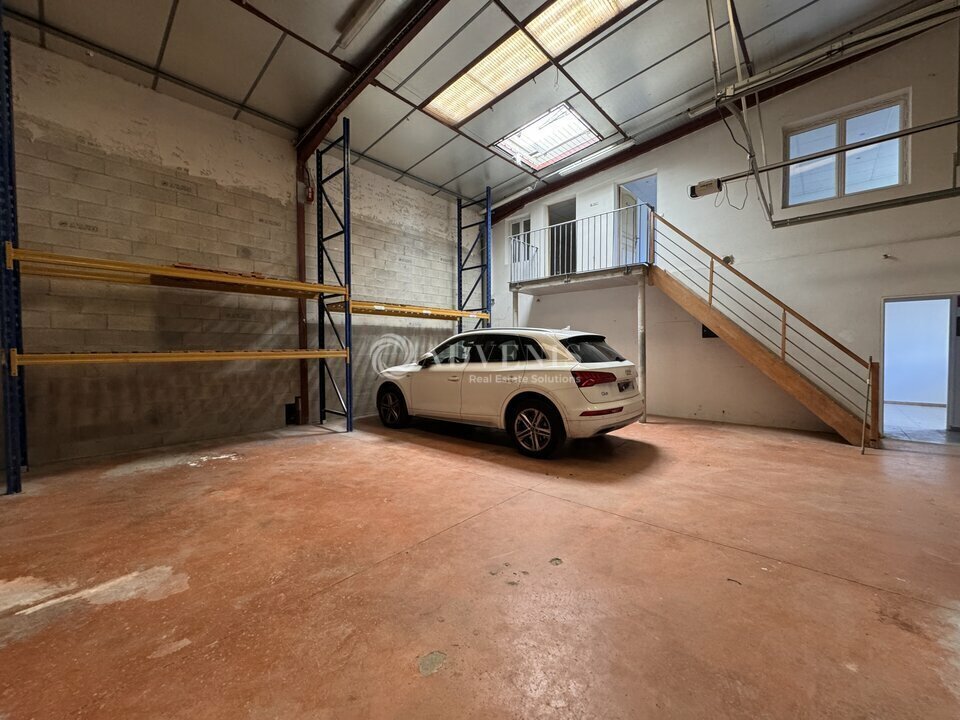 Light Industrial in Lisses to rent Interior Photo- Image 1 of 8