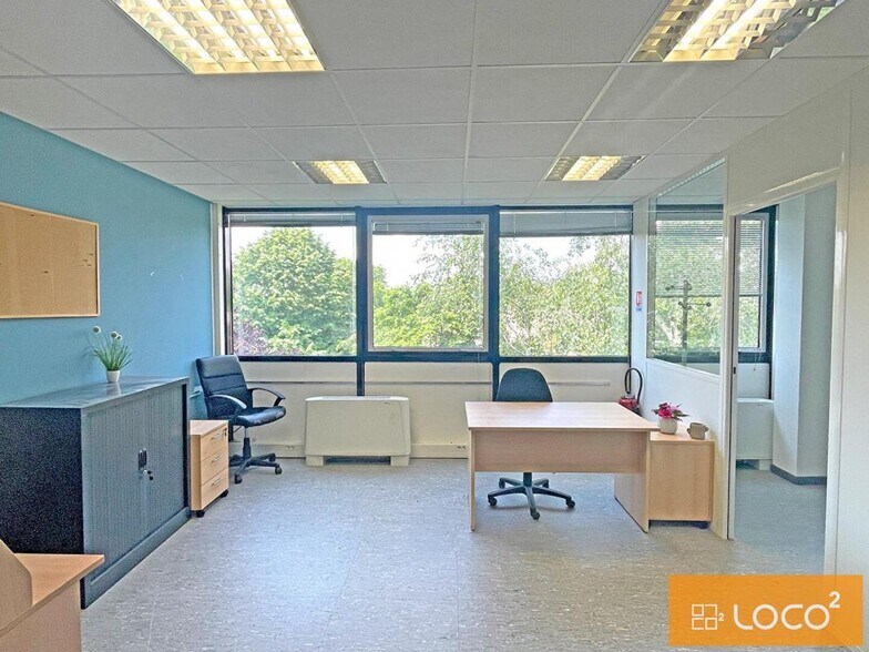 644 Avenue L'Occitane, Labège to rent - Building Photo - Image 3 of 12
