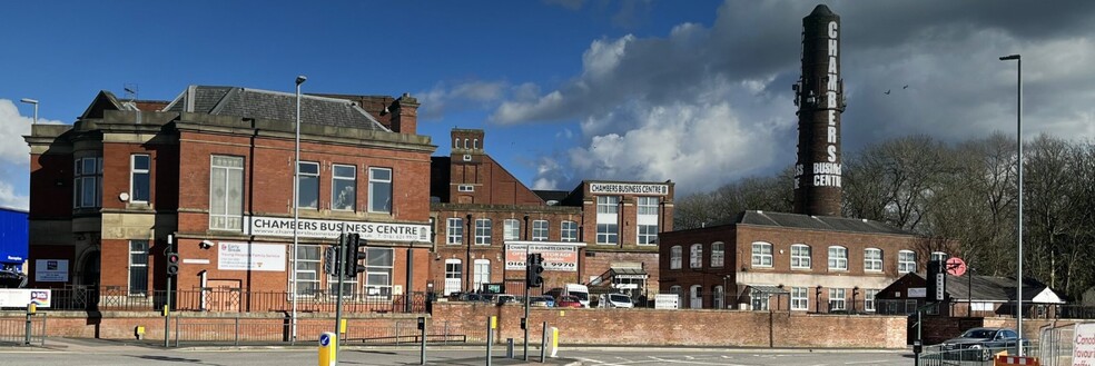 Chapel Rd, Oldham for rent - Building Photo - Image 1 of 8