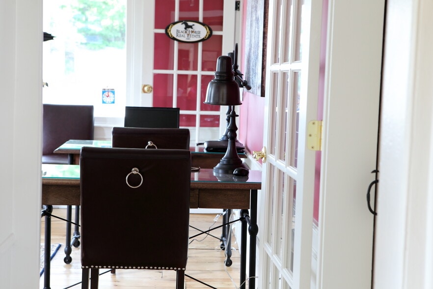 353 Boston Post Rd, Sudbury, MA to rent - Building Photo - Image 2 of 18