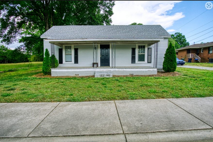 19630 Oak St, Cornelius, NC for sale - Building Photo - Image 2 of 3