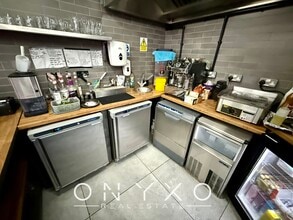 28-34 Chapel St, Luton to rent Interior Photo- Image 2 of 16