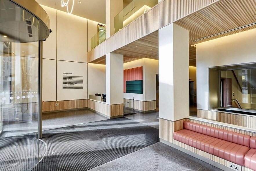 107 Cheapside, London to rent - Building Photo - Image 3 of 22