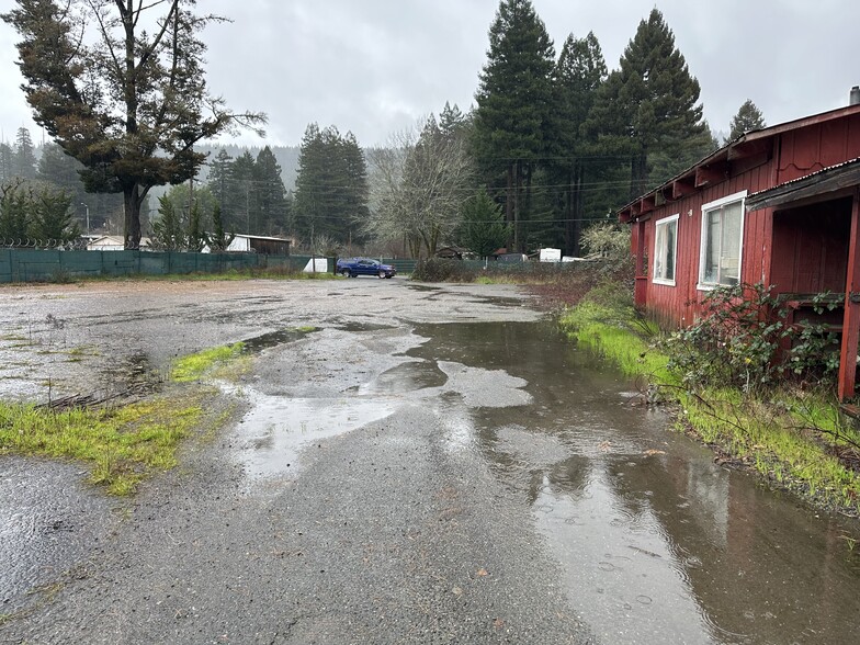 13026 Avenue of the Giants, Myers Flat, CA for sale - Building Photo - Image 3 of 8