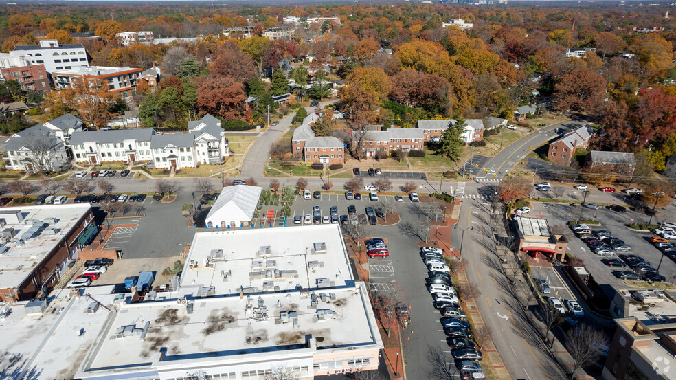 Smallwood and Woodburn in Village District Shoppin, Raleigh, NC for rent - Building Photo - Image 3 of 7