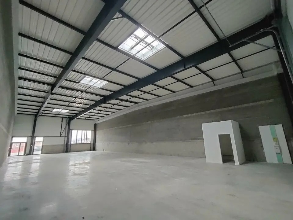 Location Local d'activités 436 m² - Photo 1