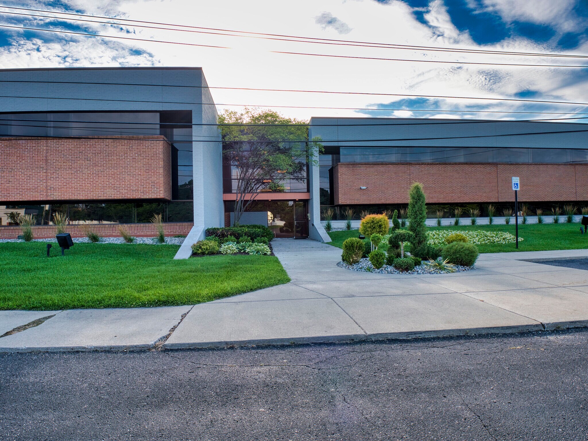 23800 Orchard Lake Rd, Farmington Hills, MI to rent Building Photo- Image 1 of 5
