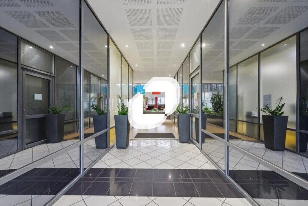 Location Bureaux 277 m² - Photo 1